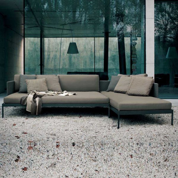 Basket modern garden sofa is a modular outdoor lounge set in high quality outdoor sofa materials by RODA luxury Italian garden furniture Co.