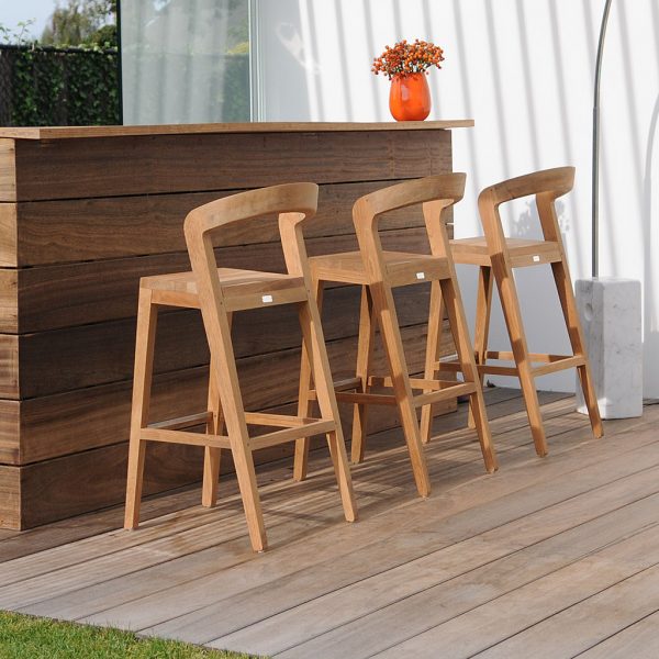 Wildpsirit Play modern exterior bar furniture - luxury teak bar table, teak bar stool