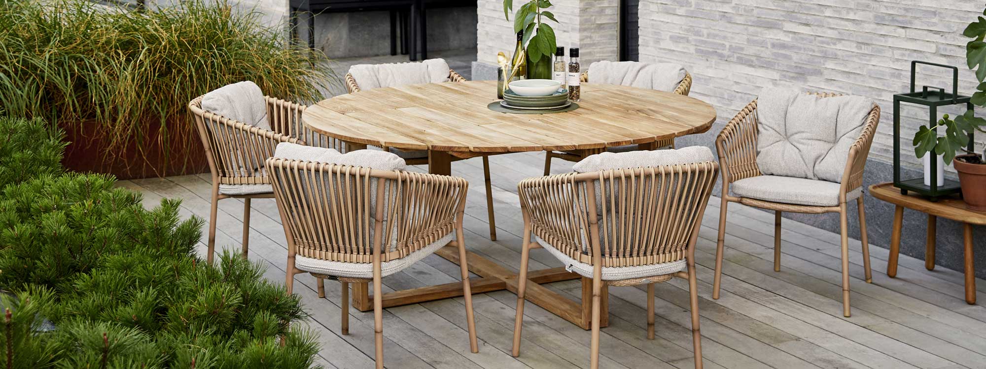 Endless Teak Table & Ocean CANE GARDEN CHAIR Is A MODERN Outdoor Chair In HIGH QUALITY Garden Furniture Materials By Cane-line RATTAN GARDEN FURNITURE - Denmark